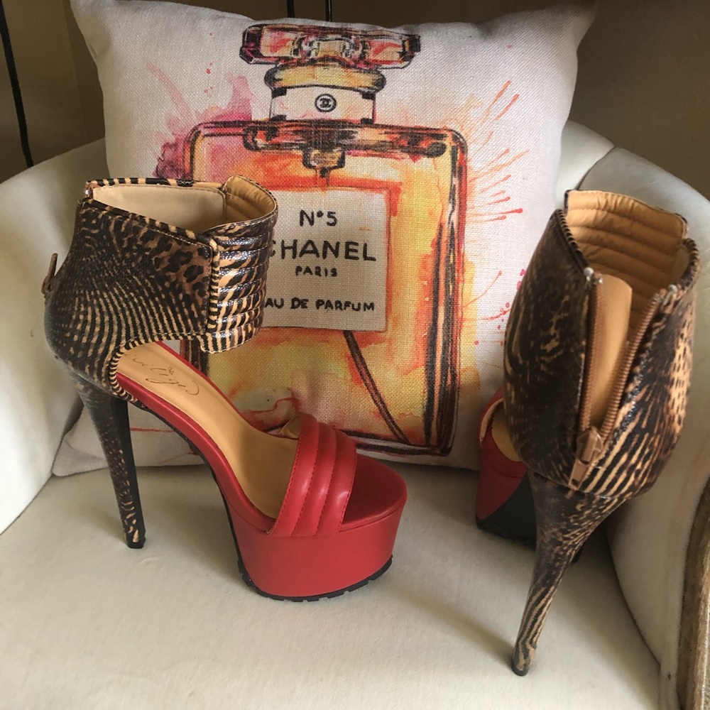 Red leopard pumps